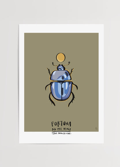 Altın daire detayıyla betimlenen mavi scarab böceği figürünün yer aldığı, şans ve koruma temalı illüstrasyon posteri.