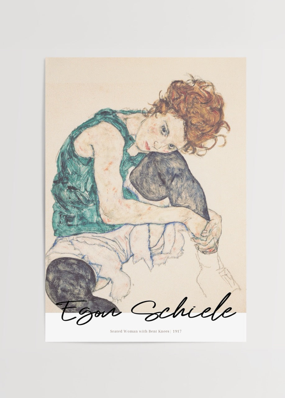 Egon Schiele’nin 1917 tarihli Seated Woman with Bent Knees adlı eseri, kadın figürlü ekspresyonist sanat posteri.