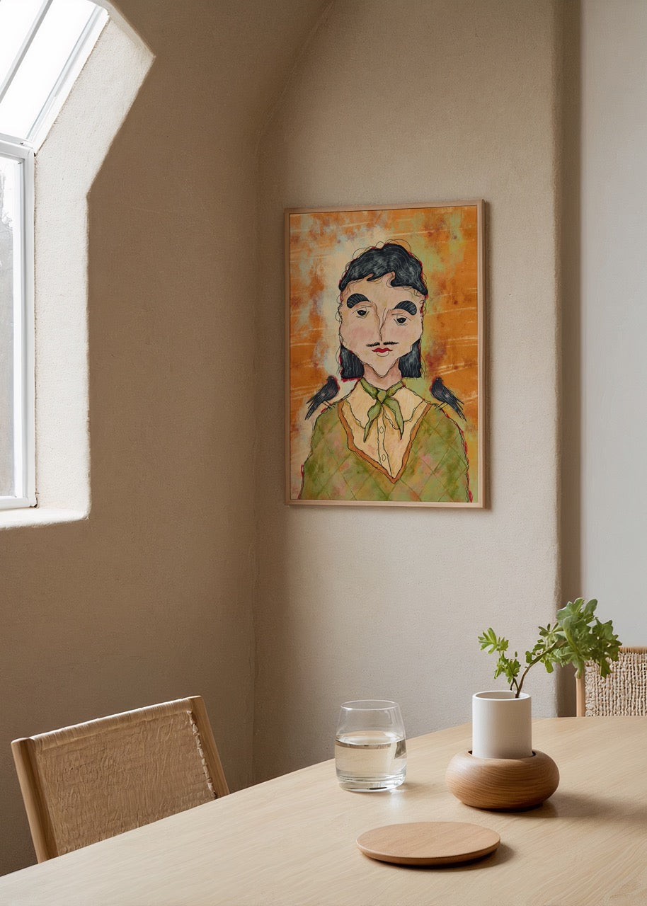 Selma Özgül’ün kargalı portre eseri – omuzlarında iki karga bulunan figür, canlı turuncu ve yeşil tonlarla resmedilmiş modern ekspresif portre