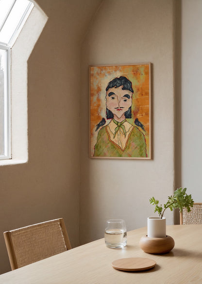 Selma Özgül’ün kargalı portre eseri – omuzlarında iki karga bulunan figür, canlı turuncu ve yeşil tonlarla resmedilmiş modern ekspresif portre