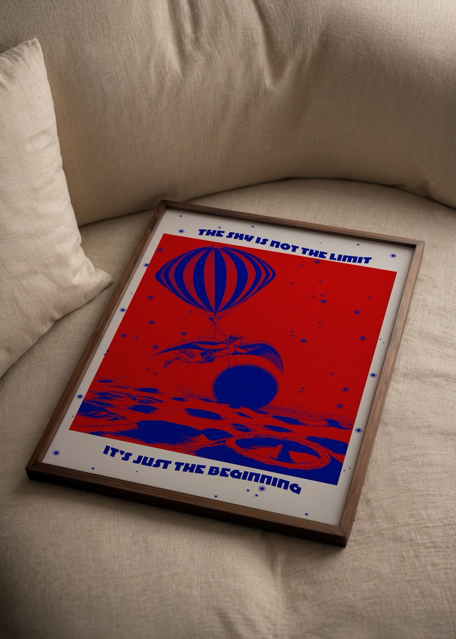 Şeyda Temel Nalçakan’ın “The Sky is Not the Limit” adlı, kırmızı ve mavi kontrastlı özgürlük temalı dijital kolaj posteri.