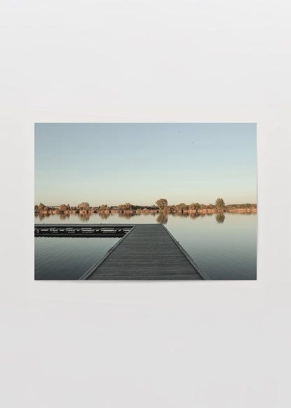 silent pier lake in bialystok minimal gol manzarasi fotograf poster