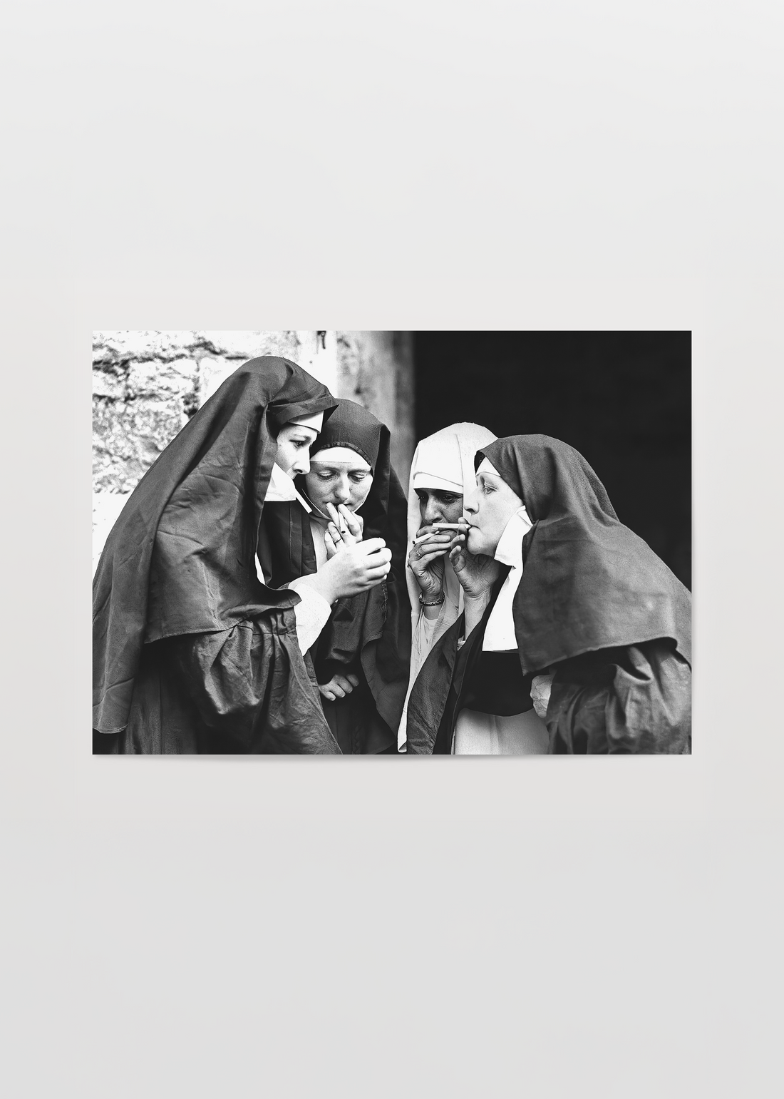 Smoking Nuns Vintage Fotoğraf Poster Baskı