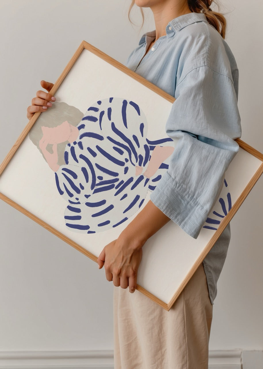 Soyut çizgilerle minimalist tarzda tasarlanmış kadın figürü posteri