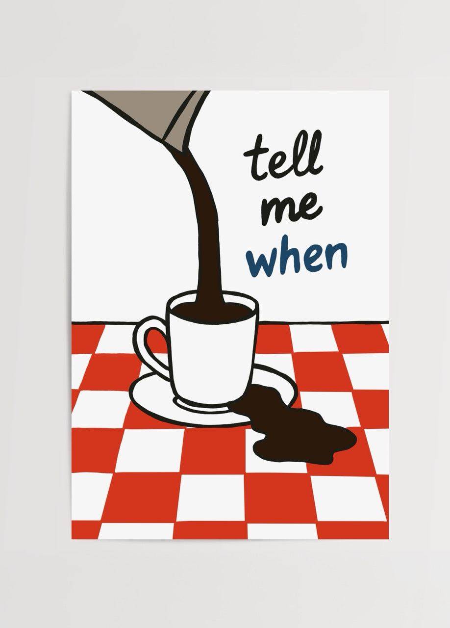 Nida Büyük imzalı Talk Over Coffee posteri, dama desenli masa üzerinde taşan kahve fincanı illüstrasyonu
