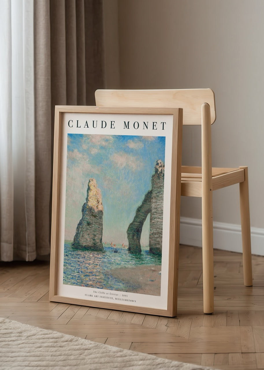 Claude Monet’nin The Cliffs at Étretat adlı empresyonist kıyı manzarası posteri