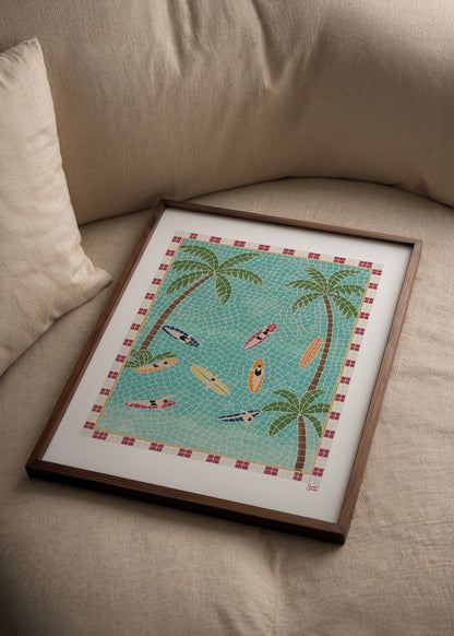 Thola Studio The Surf Club poster baskı, palmiye ağaçlı ve surf tahtalı mozaik tasarımlı tropical coastal duvar dekoru
