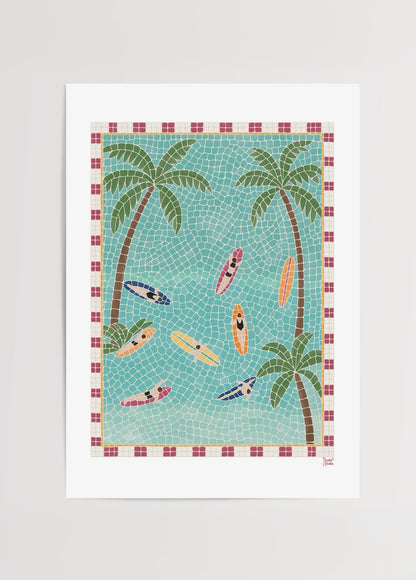 Thola Studio The Surf Club poster baskı, palmiye ağaçlı ve surf tahtalı mozaik tasarımlı tropical coastal duvar dekoru