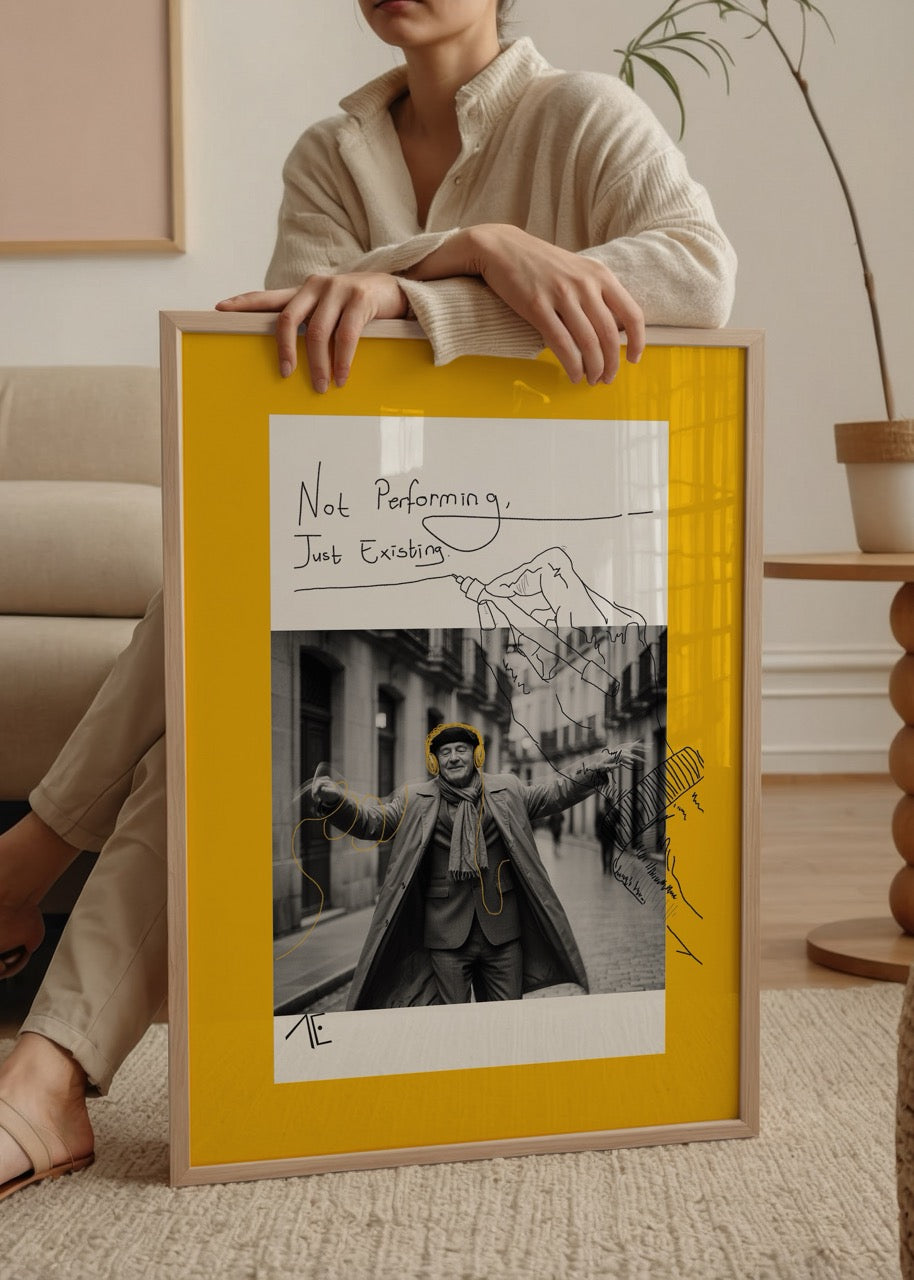 Sokakta dans eden figür ve çizim katmanlarıyla oluşturulmuş modern mix media poster