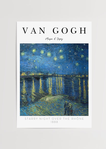Van Gogh’un “Starry Night Over the Rhône” tablosunu gösteren sanat posteri, yıldızlı gece ve nehir yansıması.