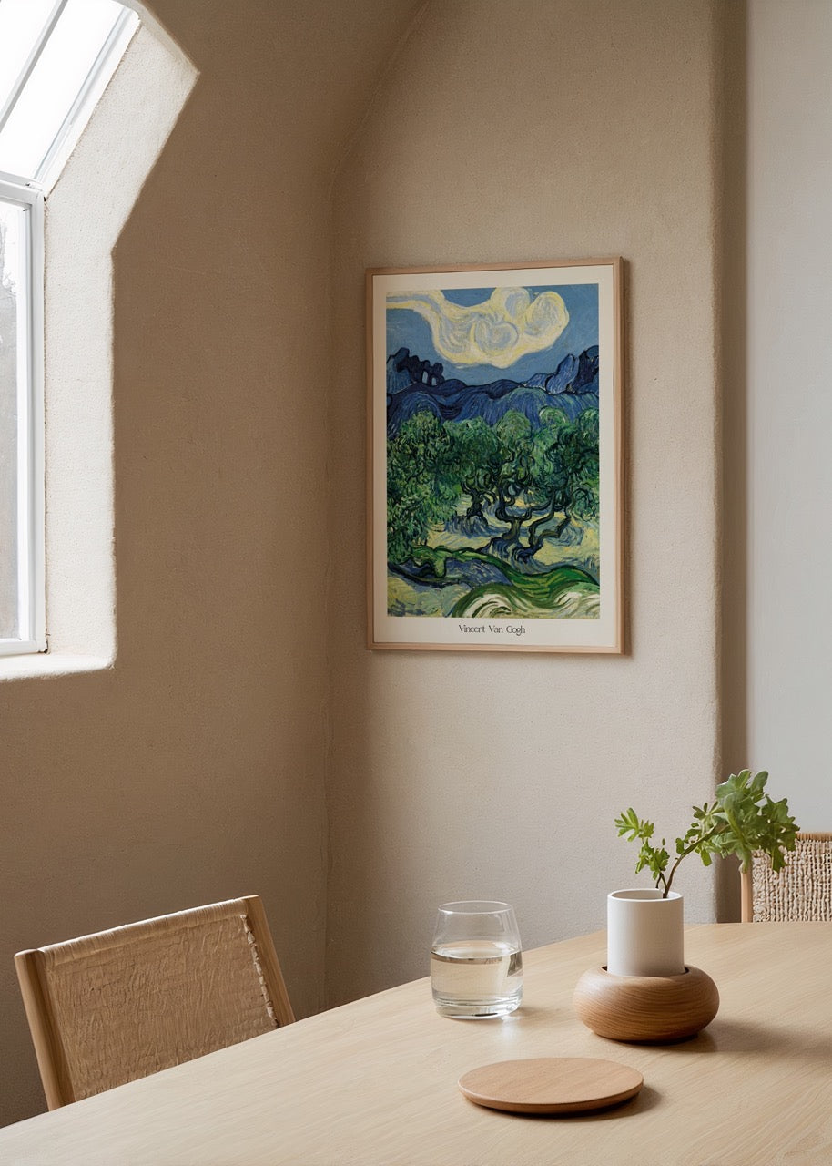 Van Gogh tarzında zeytin ağaçları ve dağ manzarası içeren klasik sanat poster baskı.