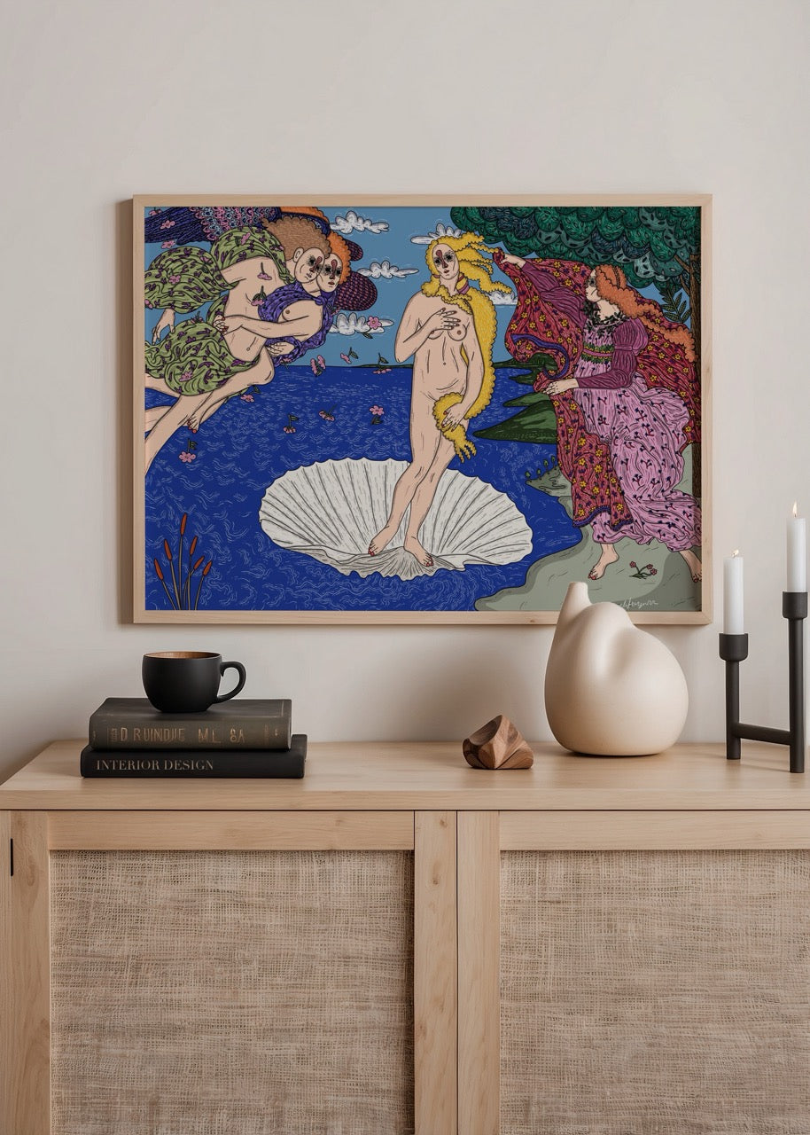 Deniz üzerinde bir midye kabuğu içinde duran kadın figürü ve etrafında uçan figürlerin yer aldığı renkli mitolojik illüstrasyon posteri.