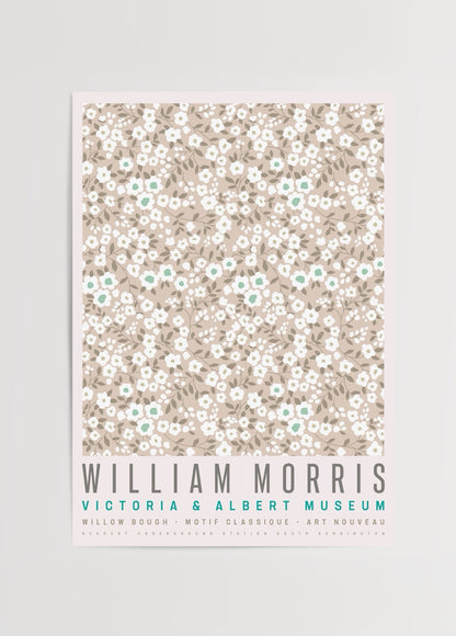 William Morris çiçek desenli poster, beyaz küçük çiçekler ve pastel bej arka planlı dekoratif duvar posteri
