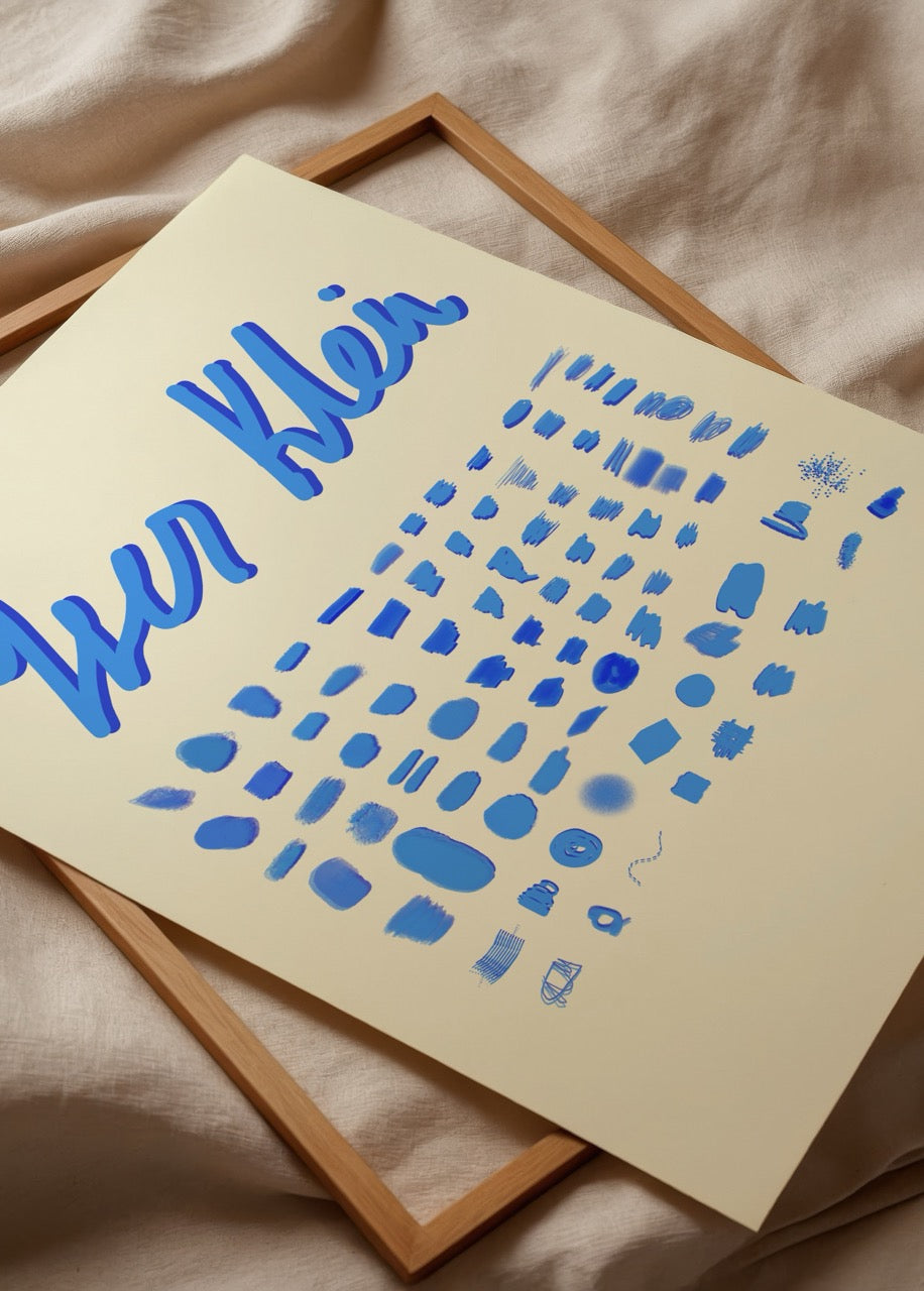 Fulya Genç tarafından tasarlanan Yves Klein mavi tonlarında modern sanat posteri